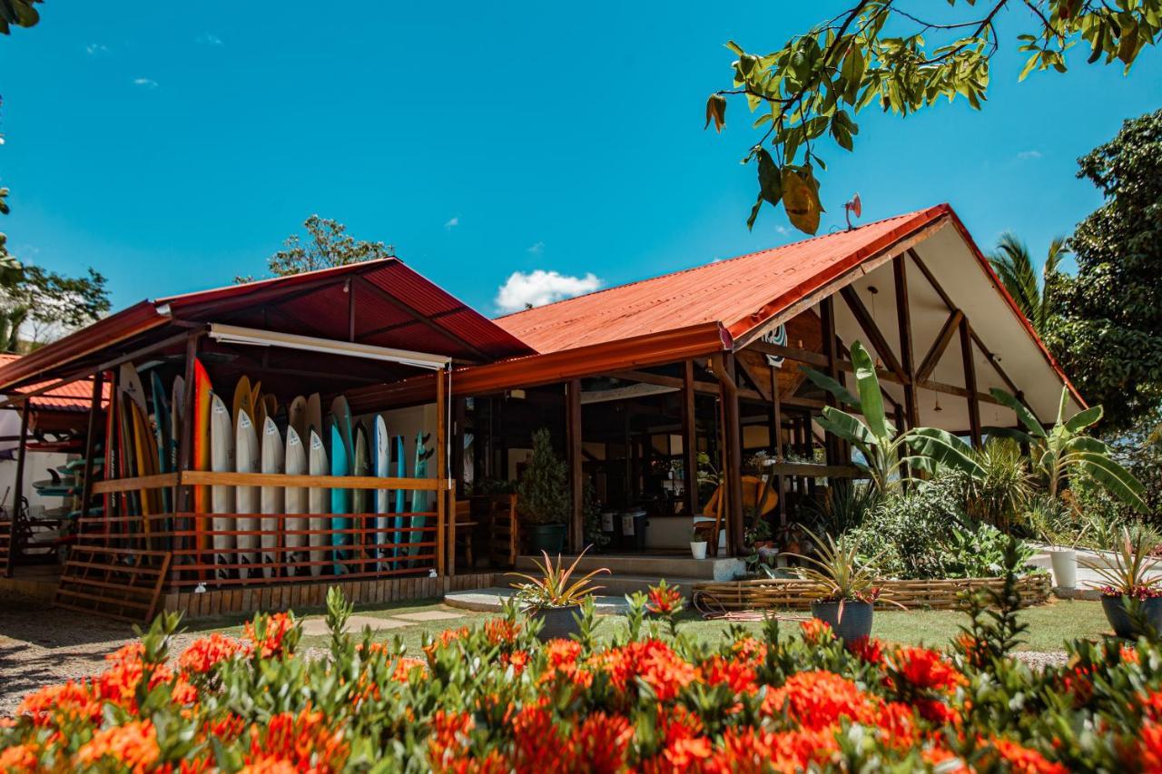Surf Synergy All-Inclusive Surf Retreat Jacó Buitenkant foto