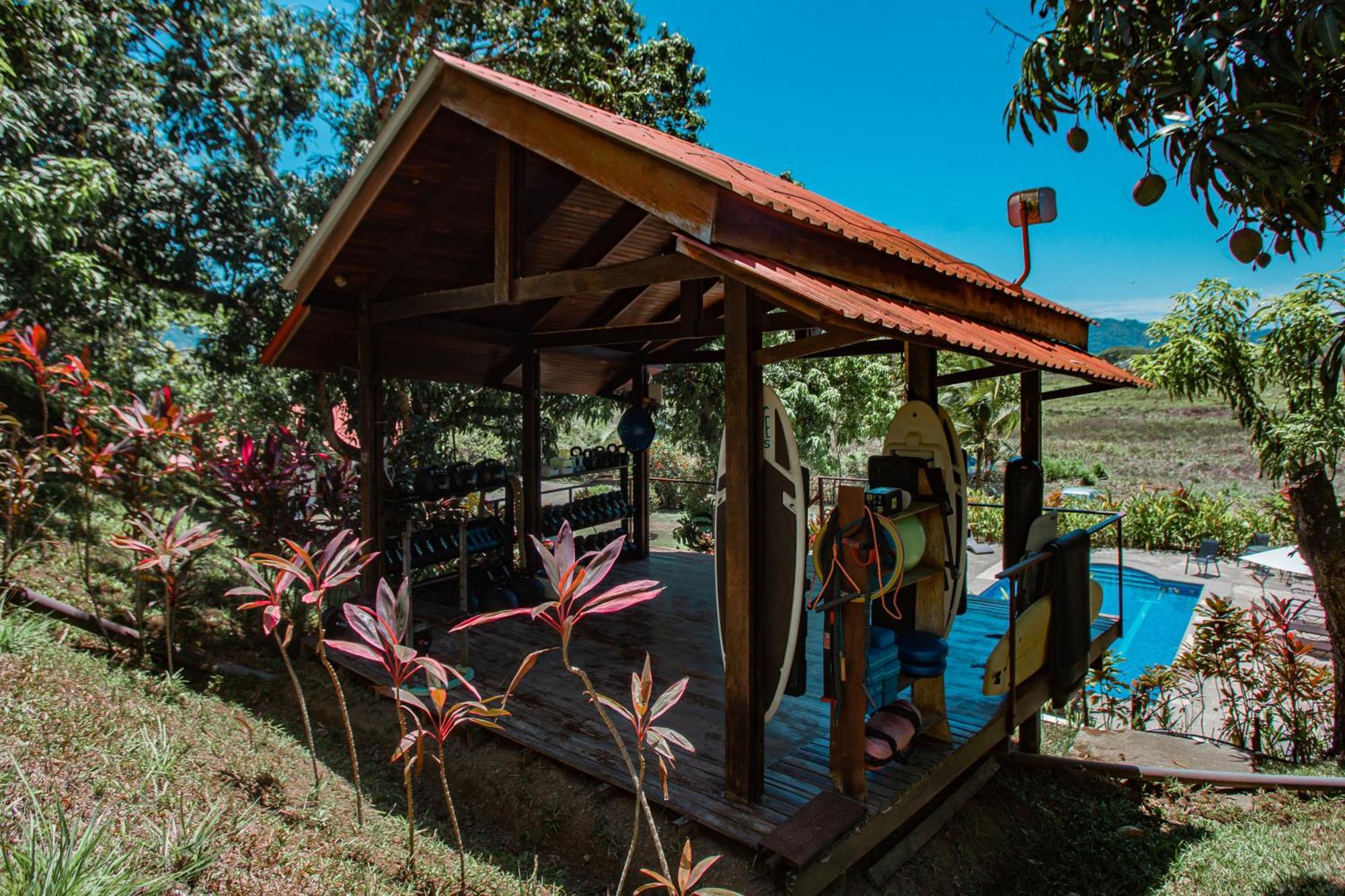 Surf Synergy All-Inclusive Surf Retreat Jacó Buitenkant foto