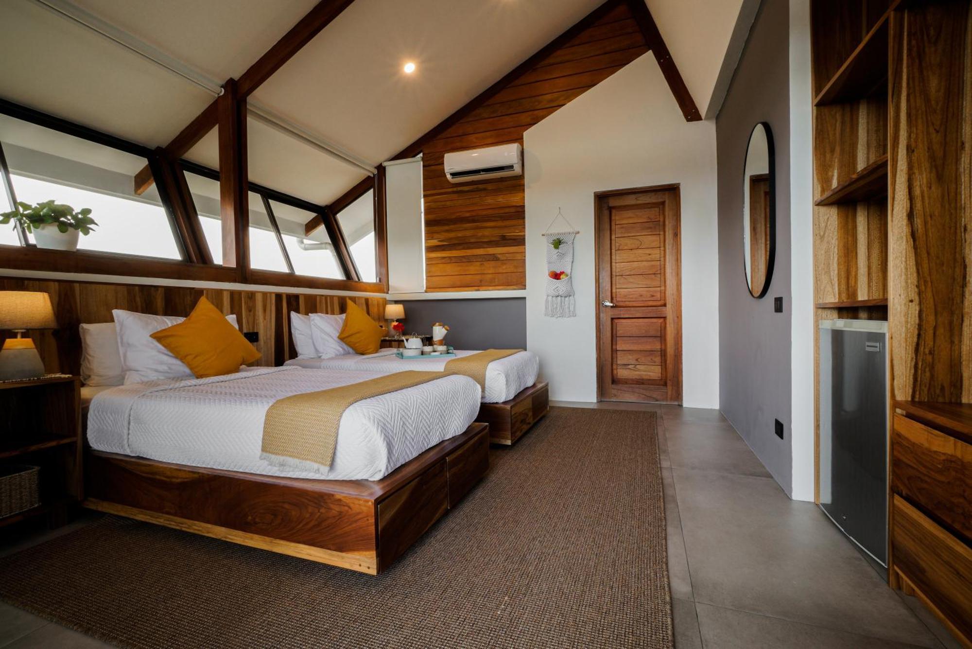 Surf Synergy All-Inclusive Surf Retreat Jacó Buitenkant foto