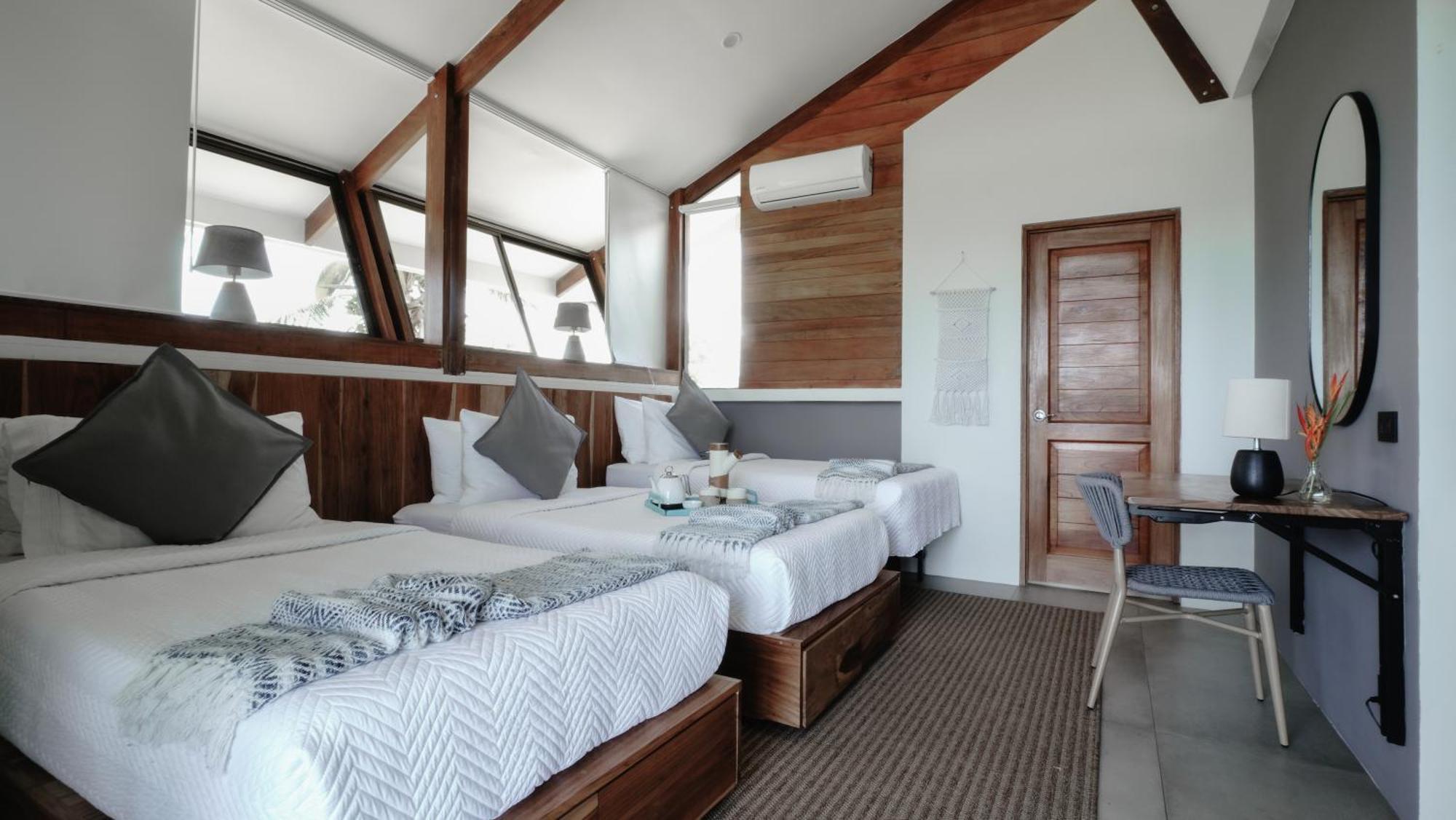 Surf Synergy All-Inclusive Surf Retreat Jacó Buitenkant foto