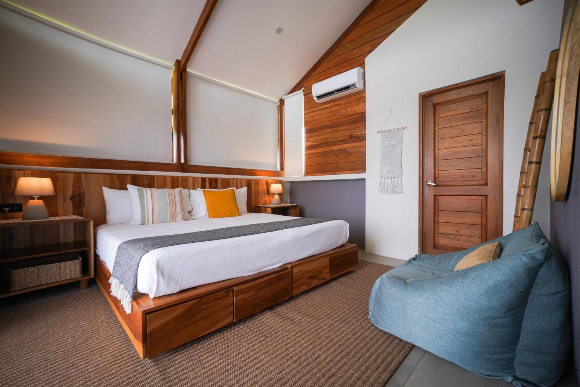 Surf Synergy All-Inclusive Surf Retreat Jacó Buitenkant foto